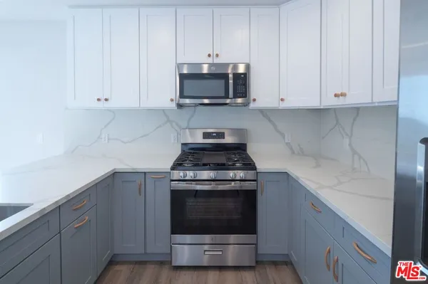 $5,195 | 3672 Jasmine Avenue, Unit 102, Palms, CA 90034