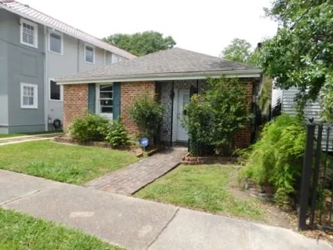 $2,850 | 2526 Joseph Street, New Orleans, LA 70115