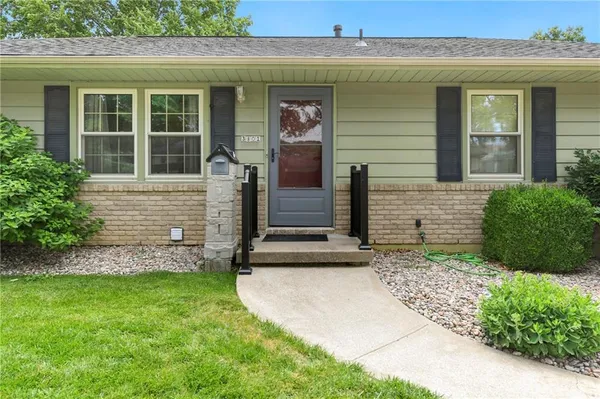 $249,900 | 3801 Stonewall Court, Independence, MO 64055