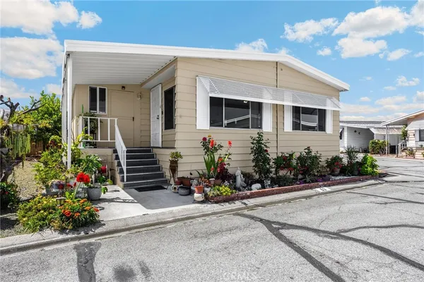 $235,000 | 8509 Beverly Boulevard, Unit 63, Pico Rivera, CA 90660