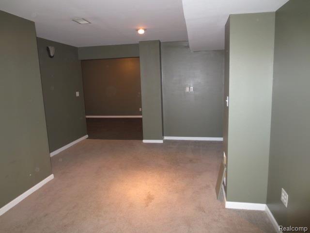 1187 Covington Pl Drive Rochester, MI 48309 - Photo 16 of 17 IMG_5602.jpg