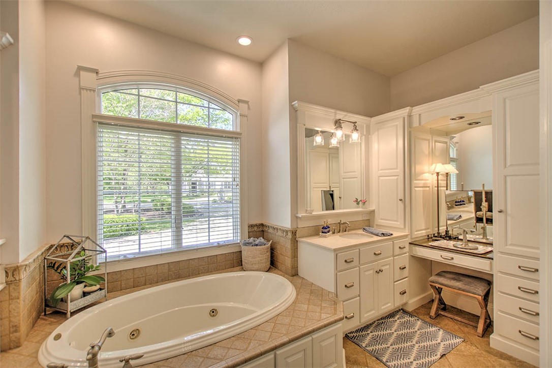 4140 South Lake Court Decatur, IL 62521 - Photo 26 of 47 Gallery Image 26