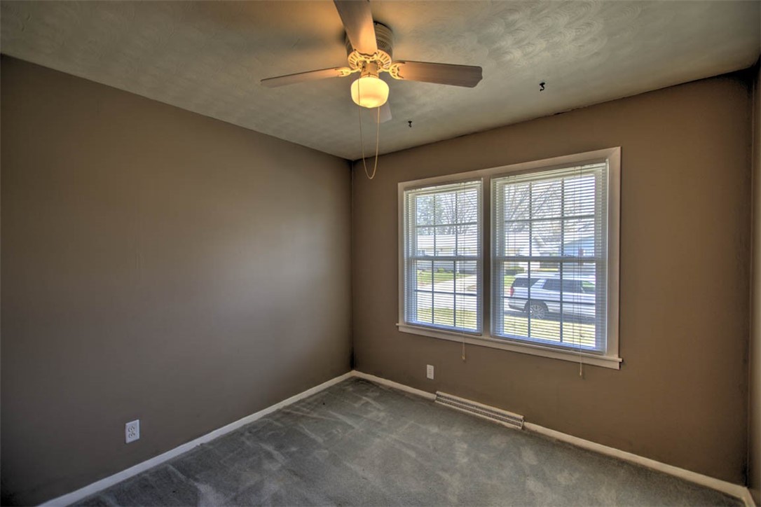 139 Wisconsin Drive Decatur, IL 62526 - Photo 16 of 29 Gallery Image 16