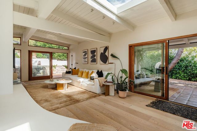 $3,198,000 | 2145 Sunset Crest Drive, Los Angeles, CA 90046