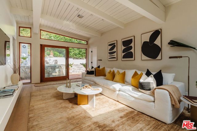 $3,198,000 | 2145 Sunset Crest Drive, Los Angeles, CA 90046