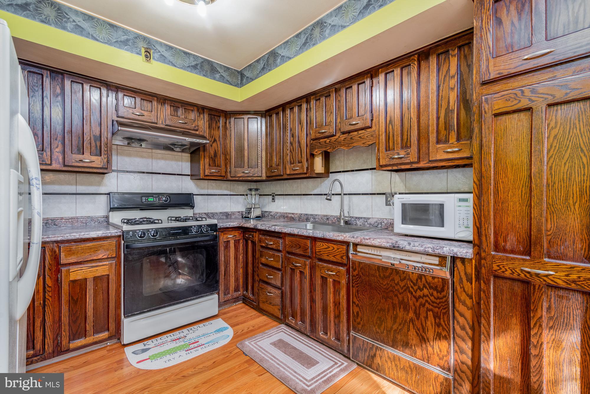 9703 Wynmill Road Philadelphia, PA 19115 - Photo 13 of 35 Kitchen