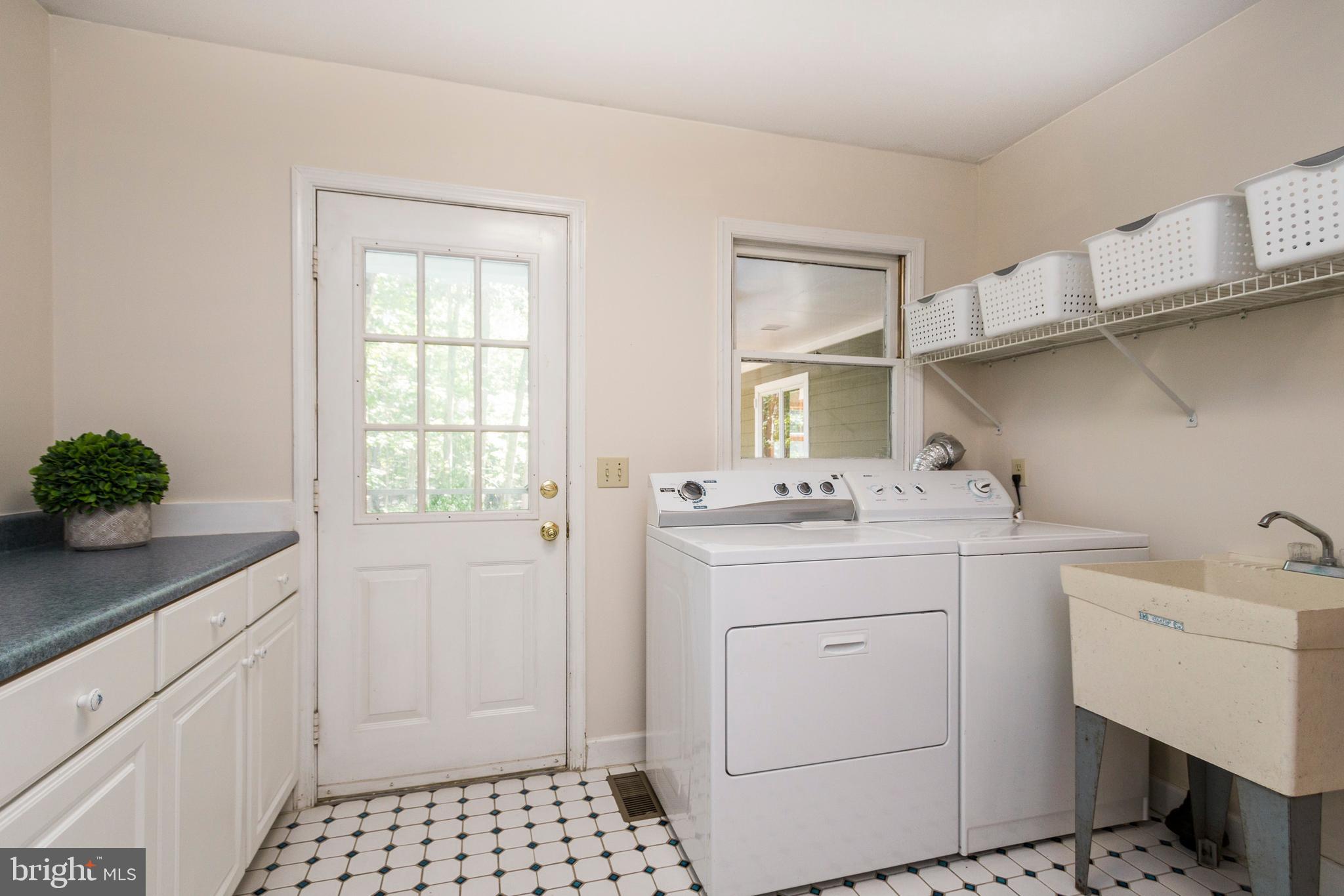 5737 Balls Mill Road Midland, VA 22728 - Photo 32 of 71 Main Level Mud/Laundry Rm with Door to Back Porch