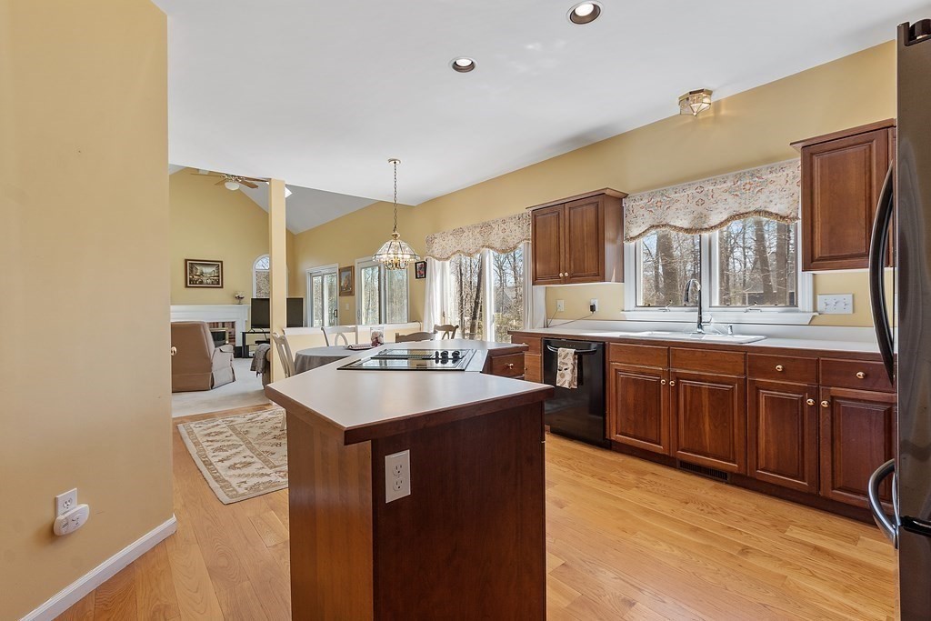 5 Stearns Road Marlborough, MA 01752 - Photo 10 of 27 Gallery Image 10