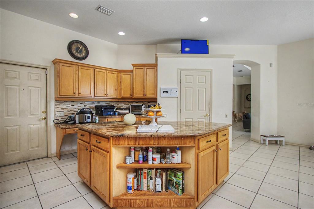 2114 Southeast 25th Loop Ocala, FL 34471 - Photo 10 of 39