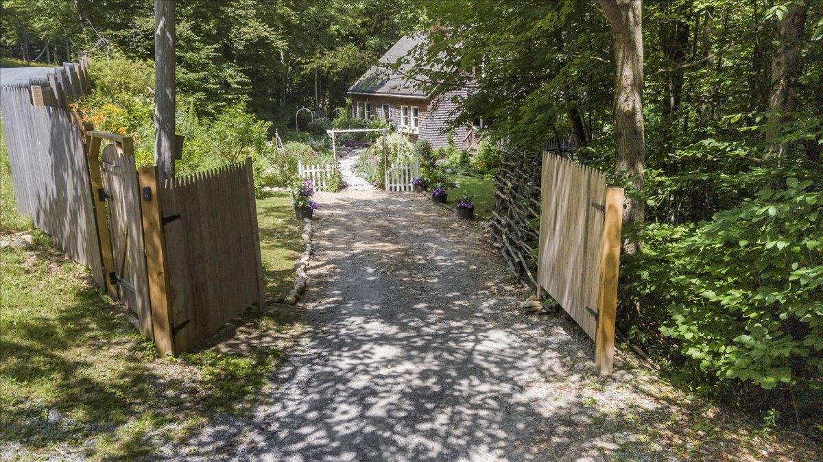 447 Farm Road Arlington, VT 05250 - Photo 42 of 46 Gallery Image 42