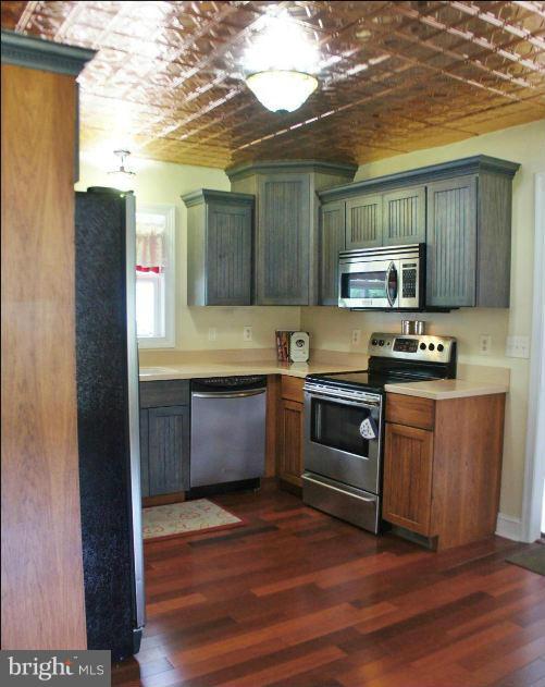 2580 Solomons Island Road South Prince Frederick, MD 20678 - Photo 4 of 18 Kitchen