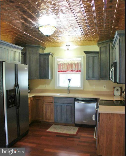 2580 Solomons Island Road South Prince Frederick, MD 20678 - Photo 5 of 18 Kitchen