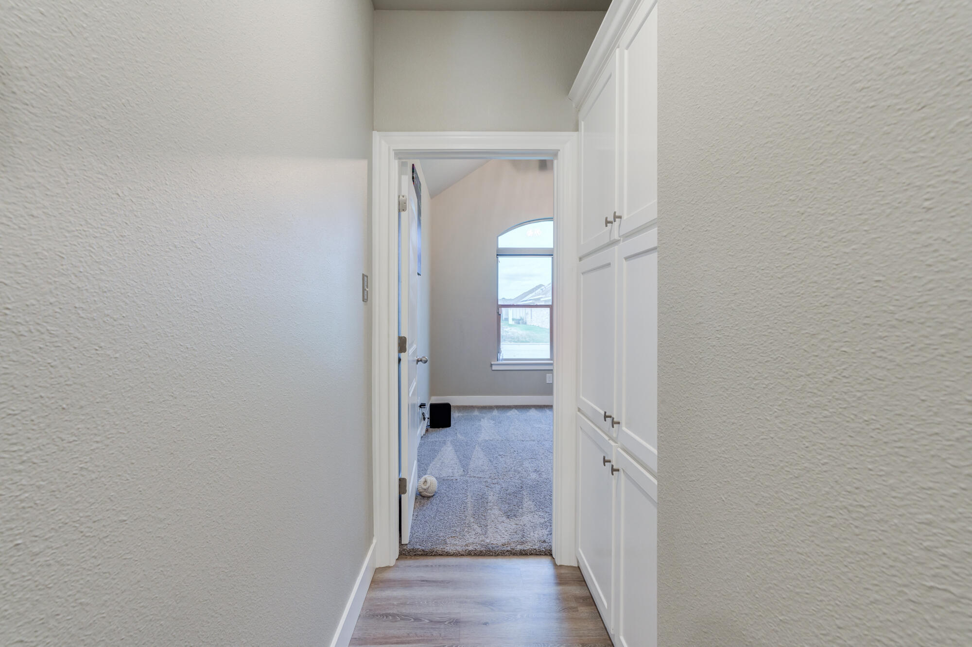 7805 56th Street Lubbock, TX 79407 - Photo 39 of 57 7805-56th-St_Lubbock-TX_29_Hallway