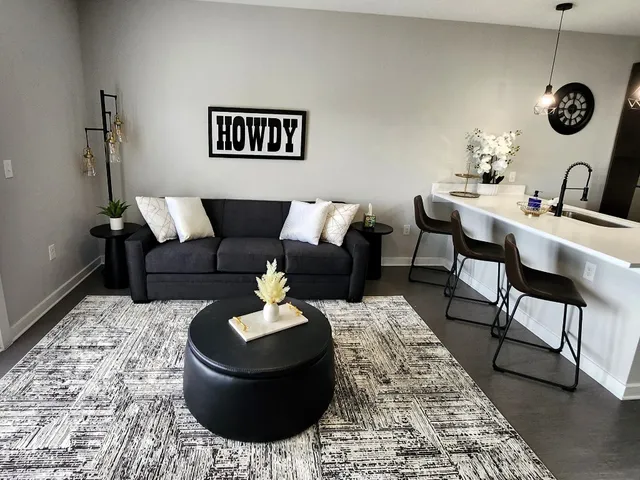 $2,900 | 2505 Thornton Road, Unit 2307, Austin, TX 78704