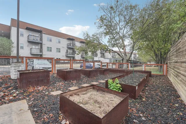 $2,900 | 2505 Thornton Road, Unit 2307, Austin, TX 78704