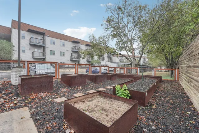 $2,900 | 2505 Thornton Road, Unit 2307, Austin, TX 78704