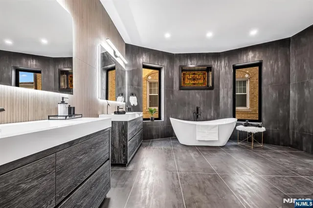 $2,950,000 | 829 JFK Boulevard East, Weehawken, NJ 07086