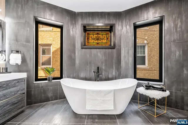 $2,950,000 | 829 JFK Boulevard East, Weehawken, NJ 07086