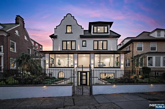 $2,950,000 | 829 JFK Boulevard East, Weehawken, NJ 07086