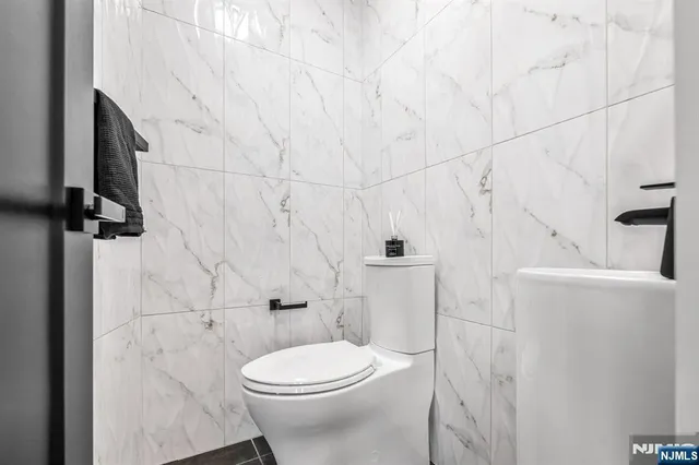 $2,950,000 | 829 JFK Boulevard East, Weehawken, NJ 07086