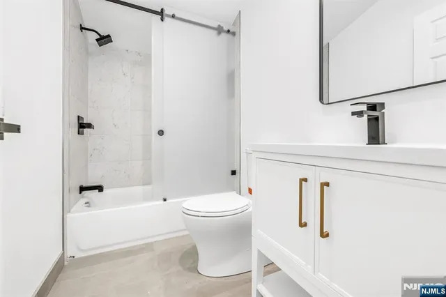 $2,950,000 | 829 JFK Boulevard East, Weehawken, NJ 07086