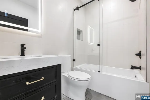 $2,950,000 | 829 JFK Boulevard East, Weehawken, NJ 07086