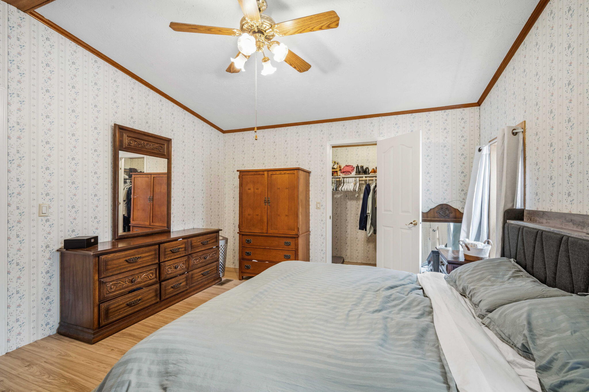 147135 Bills Road Gilchrist, OR 97737 - Photo 20 of 45 Ceiling fan