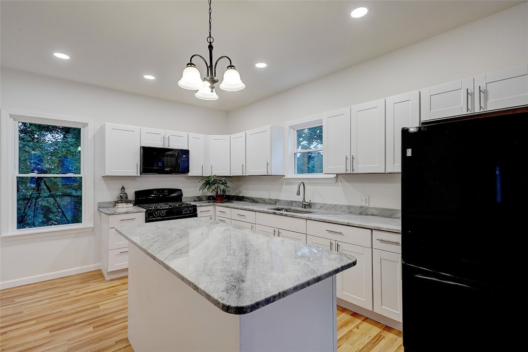 79 Wendell Street Providence, RI 02909 - Photo 15 of 27