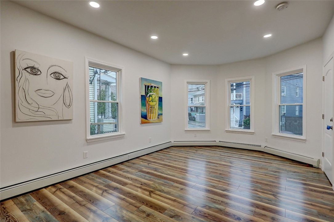 79 Wendell Street Providence, RI 02909 - Photo 3 of 27