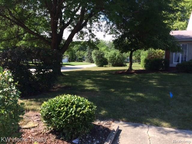 25247 Branchaster Road Farmington, MI 48336 - Photo 20 of 22 Outside Corner View.JPG