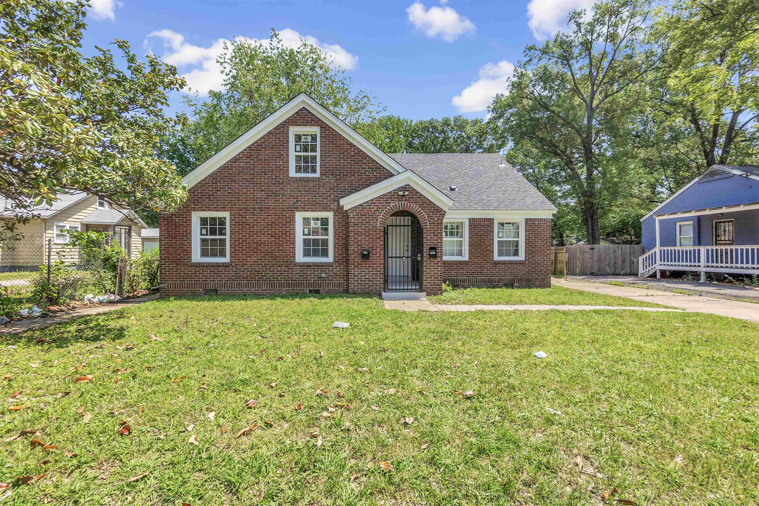 1682 Pendleton Street Memphis, TN 38114 - Photo 3 of 36 a front view of house with yard and green space