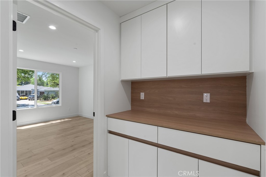 13901 Runnymede Street Van Nuys, CA 91405 - Photo 16 of 47