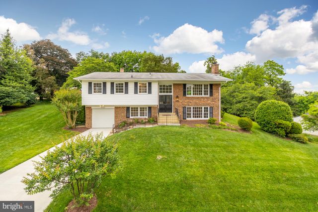 $935,000 | 9721 Counsellor Drive, Vienna, VA 22181