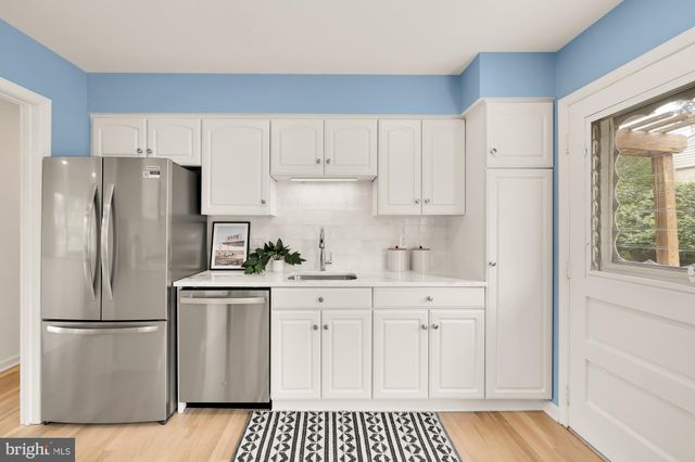 $935,000 | 9721 Counsellor Drive, Vienna, VA 22181