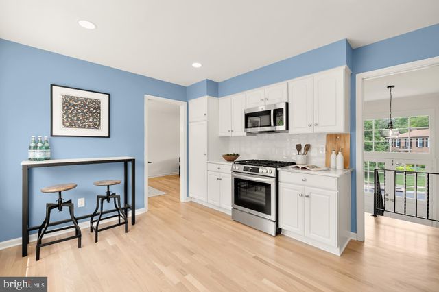 $935,000 | 9721 Counsellor Drive, Vienna, VA 22181