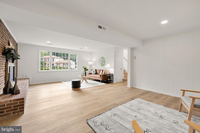 $935,000 | 9721 Counsellor Drive, Vienna, VA 22181