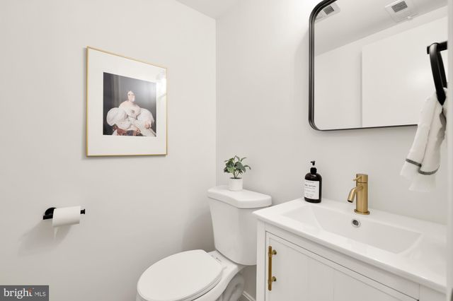 $935,000 | 9721 Counsellor Drive, Vienna, VA 22181