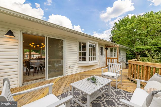 $935,000 | 9721 Counsellor Drive, Vienna, VA 22181