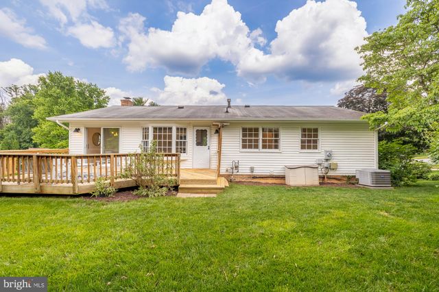 $935,000 | 9721 Counsellor Drive, Vienna, VA 22181