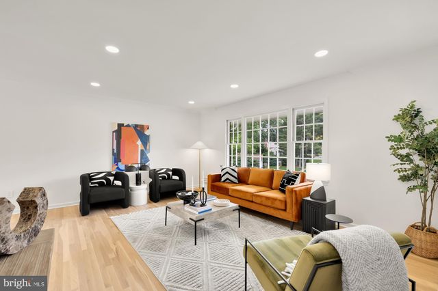 $935,000 | 9721 Counsellor Drive, Vienna, VA 22181