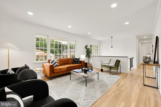 $935,000 | 9721 Counsellor Drive, Vienna, VA 22181