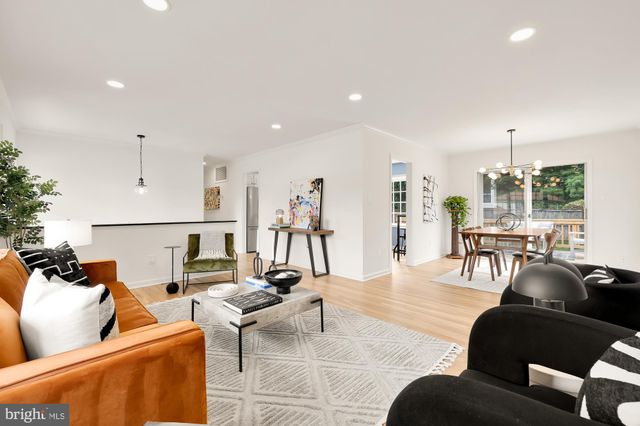 $935,000 | 9721 Counsellor Drive, Vienna, VA 22181