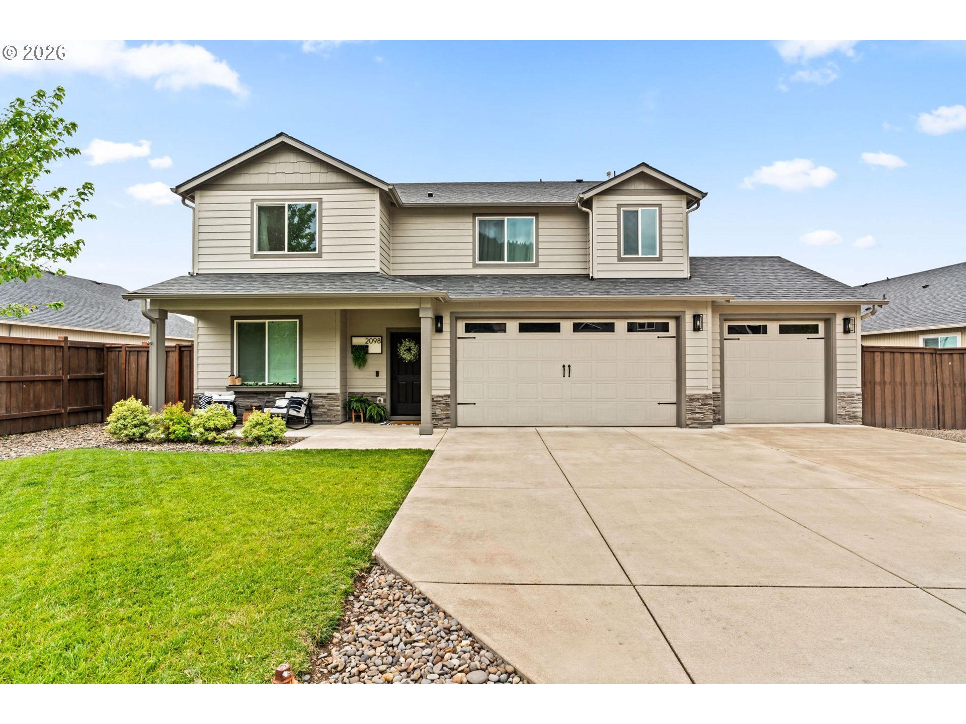 2098 South 60th Street Springfield, OR 97478 - Photo 1 of 48