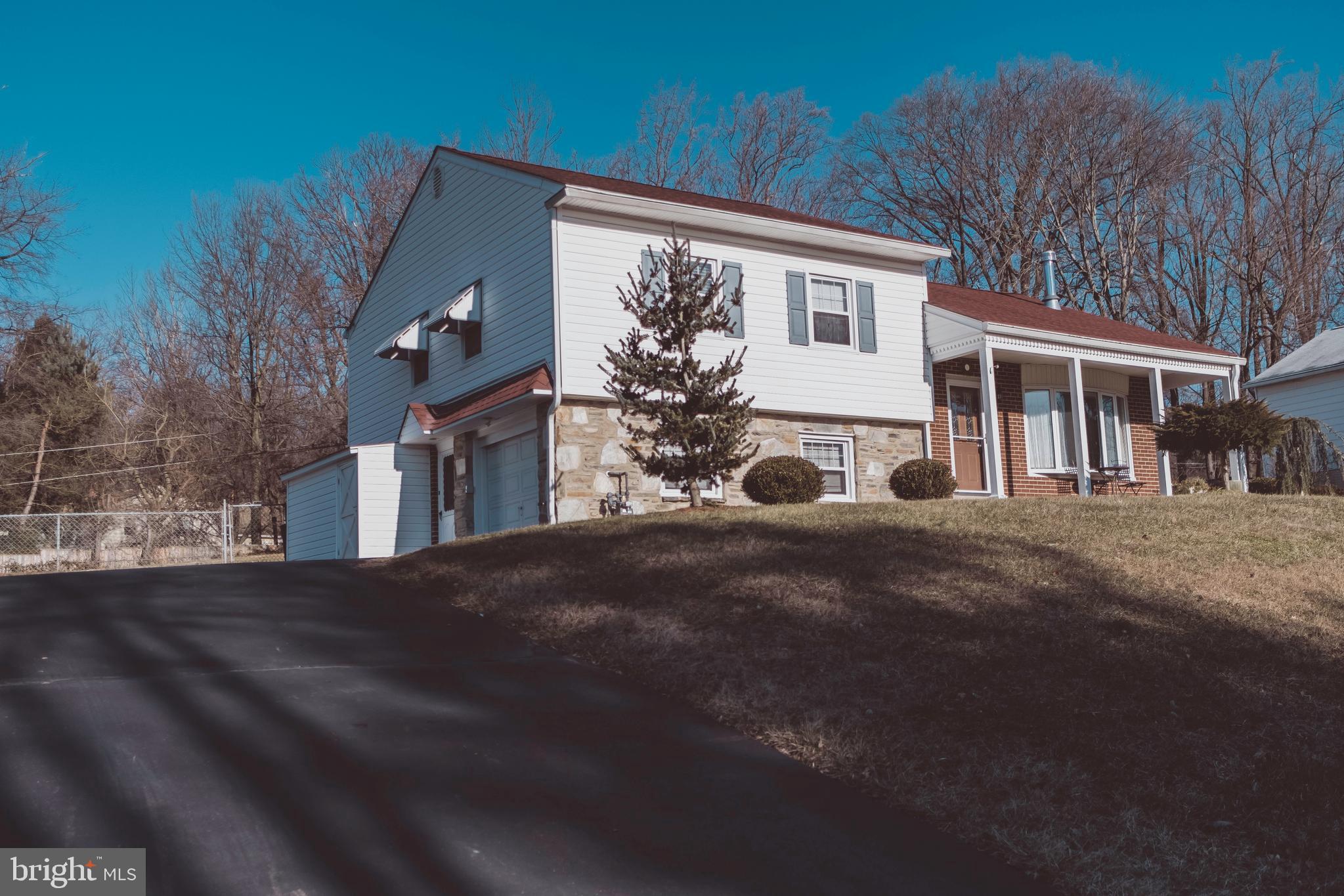 3196 Oak Road Huntingdon Valley, PA 19006 - Photo 3 of 17 Gallery Image 3