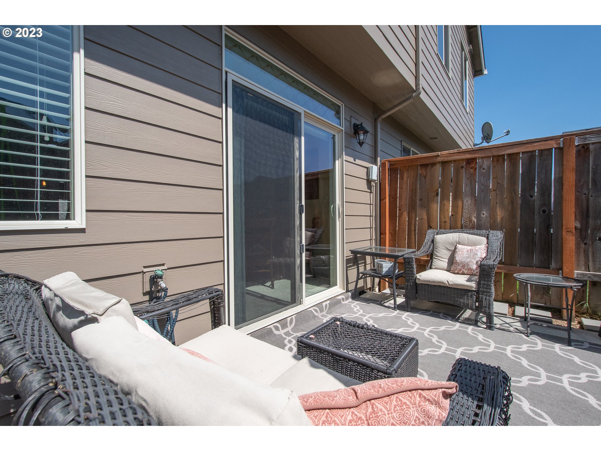 3309 North 3rd Street Ridgefield, WA 98642 - Photo 32 of 36 a view of a patio with chair and tables
