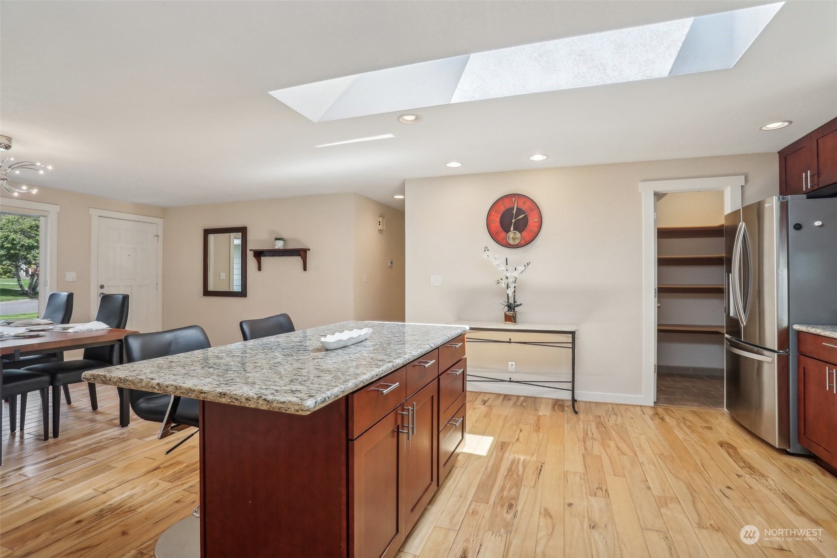 9907 Northeast 204th Place Bothell, WA 98011 - Photo 11 of 37 Gallery Image 11