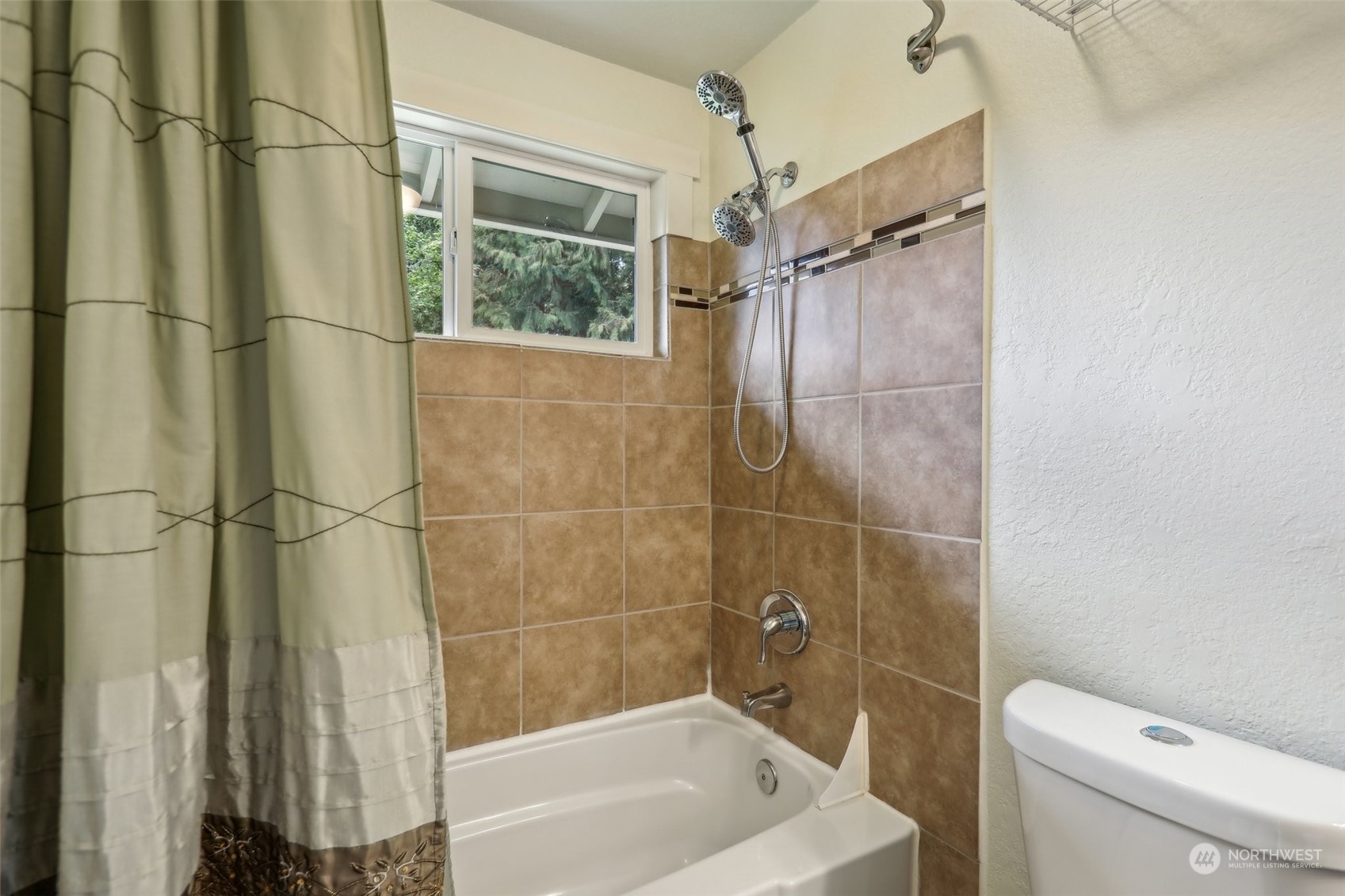 9907 Northeast 204th Place Bothell, WA 98011 - Photo 17 of 37 Gallery Image 17