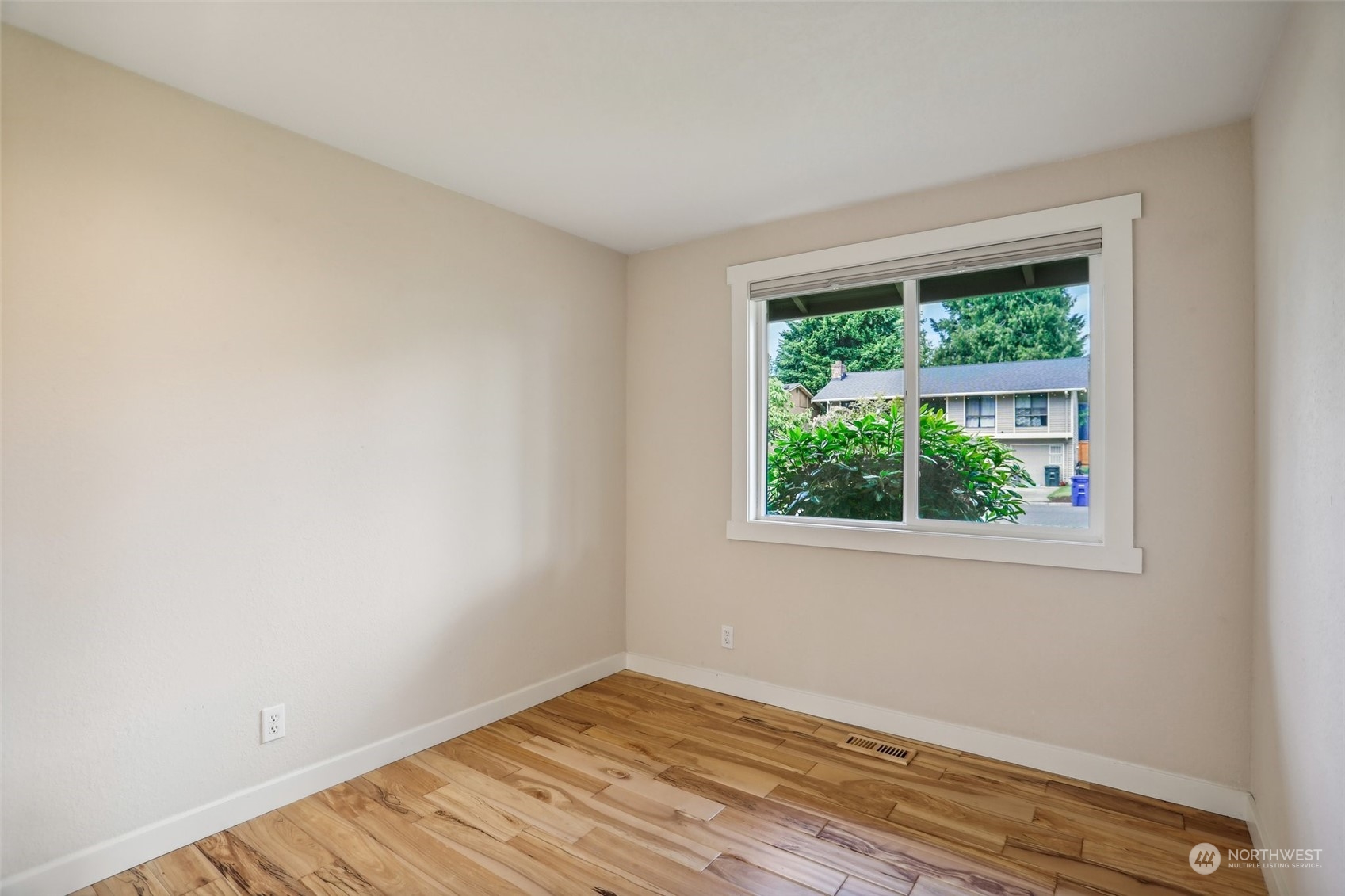 9907 Northeast 204th Place Bothell, WA 98011 - Photo 20 of 37 Gallery Image 20
