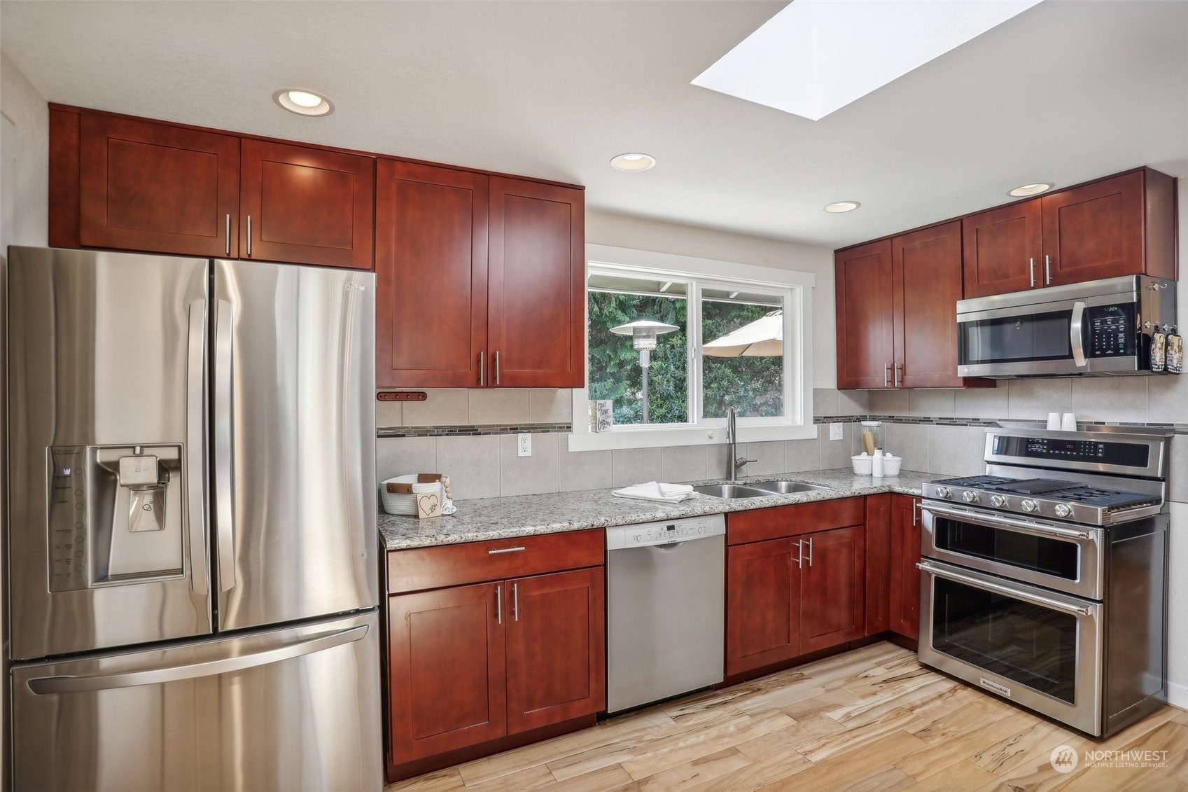 9907 Northeast 204th Place Bothell, WA 98011 - Photo 5 of 37 Gallery Image 5