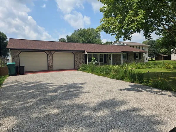 $325,900 | 6065 Rollins Drive, Nashport, OH 43830